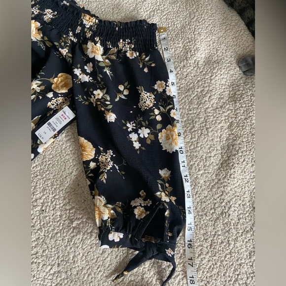 🌸 Ardene 🌸 floral off the shoulder top - Picture 6 of 7